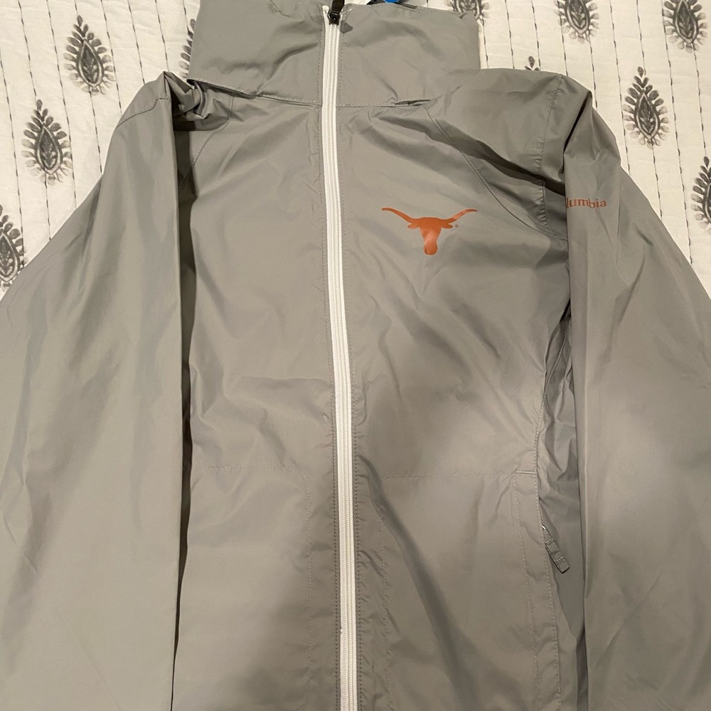 Columbia windbreaker gray with University of Texas/UT Longhorn logo new Size M